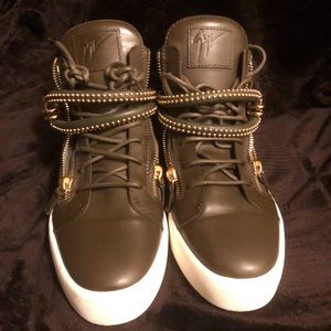 Hunter Green Giuseppe Zanotti